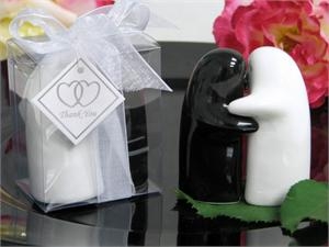 Romantic embracing couple Salt and Pepper shaker set 