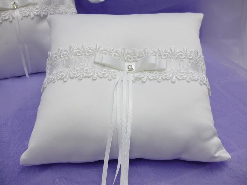 Satin ring pillow with lace detail