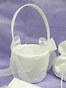 Pearl Flowergirl Basket With Pearl Detailing